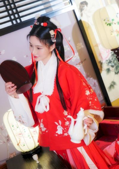 年轻的女教师2中文字