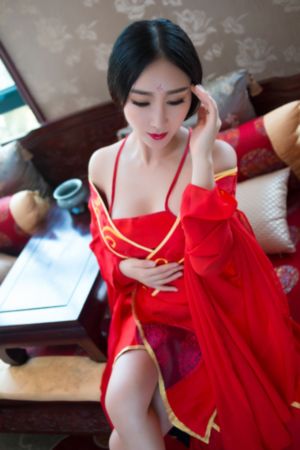 双性尿孔扯开用花蒂调教