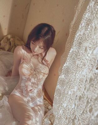 两乳房又高又大